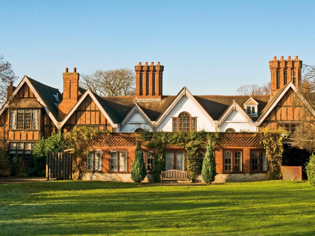 Macdonald Alveston Manor Hotel & Spa Stratford-upon-Avon Exterior foto